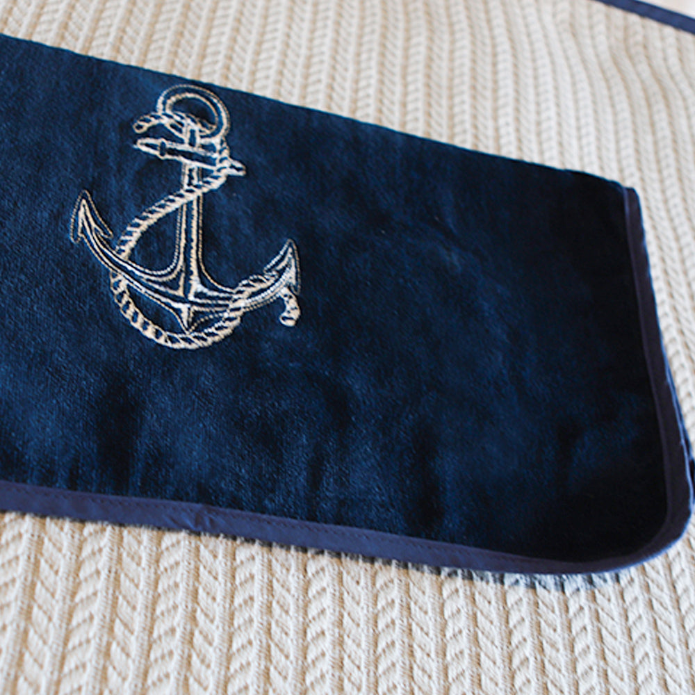 ÇAPA NAKIŞLI LACİVERT HAVLU 75 cm x 150 cm