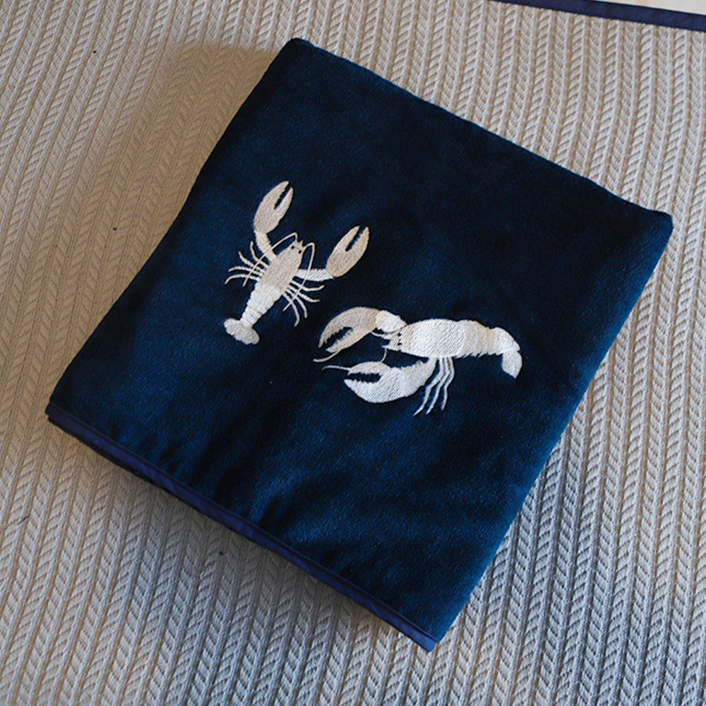 İSTAKOZ NAKIŞLI LACİVERT HAVLU 75 cm x 150 cm