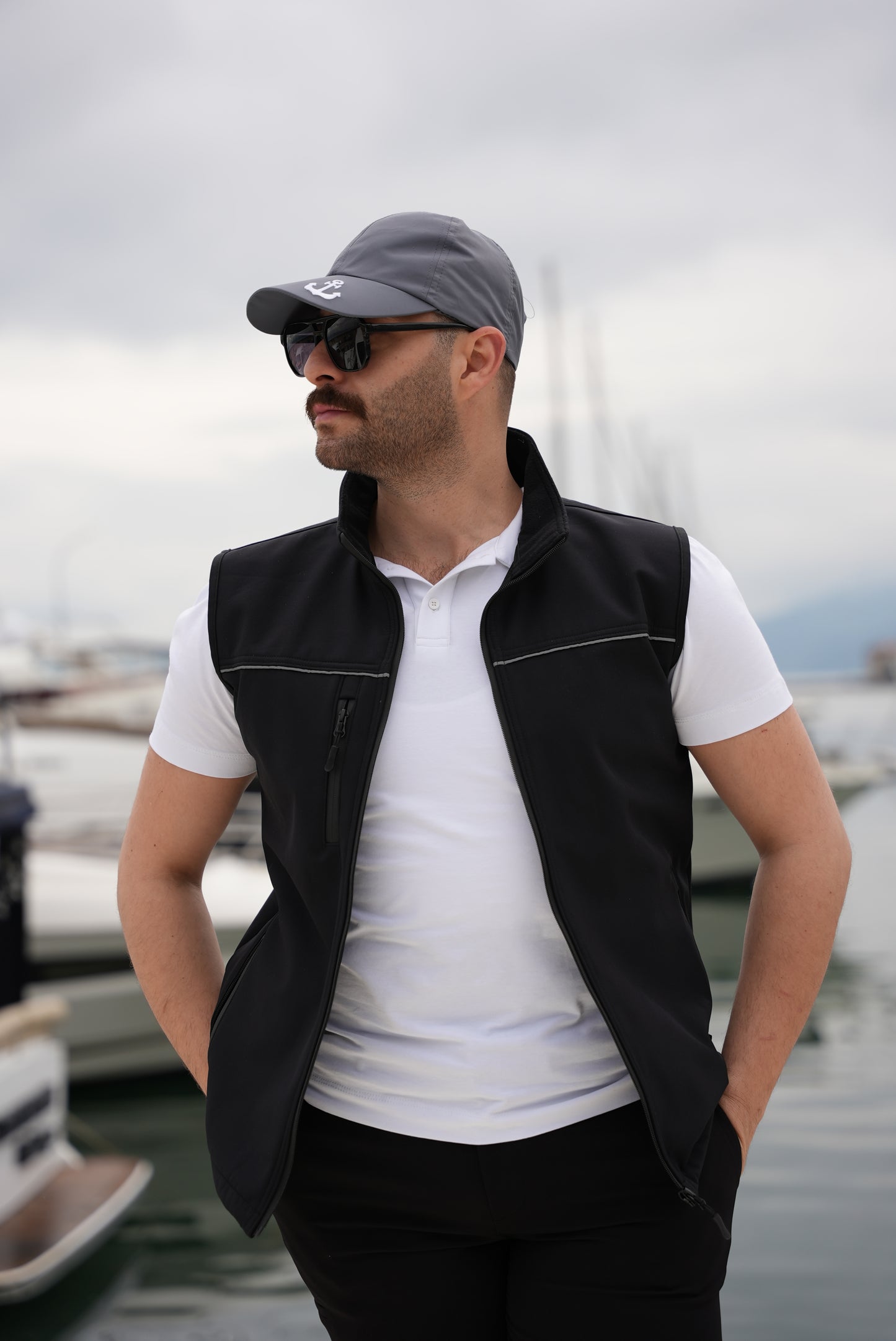 YELEK SOFTSHELL SİYAH REFLEKTÖRLÜ