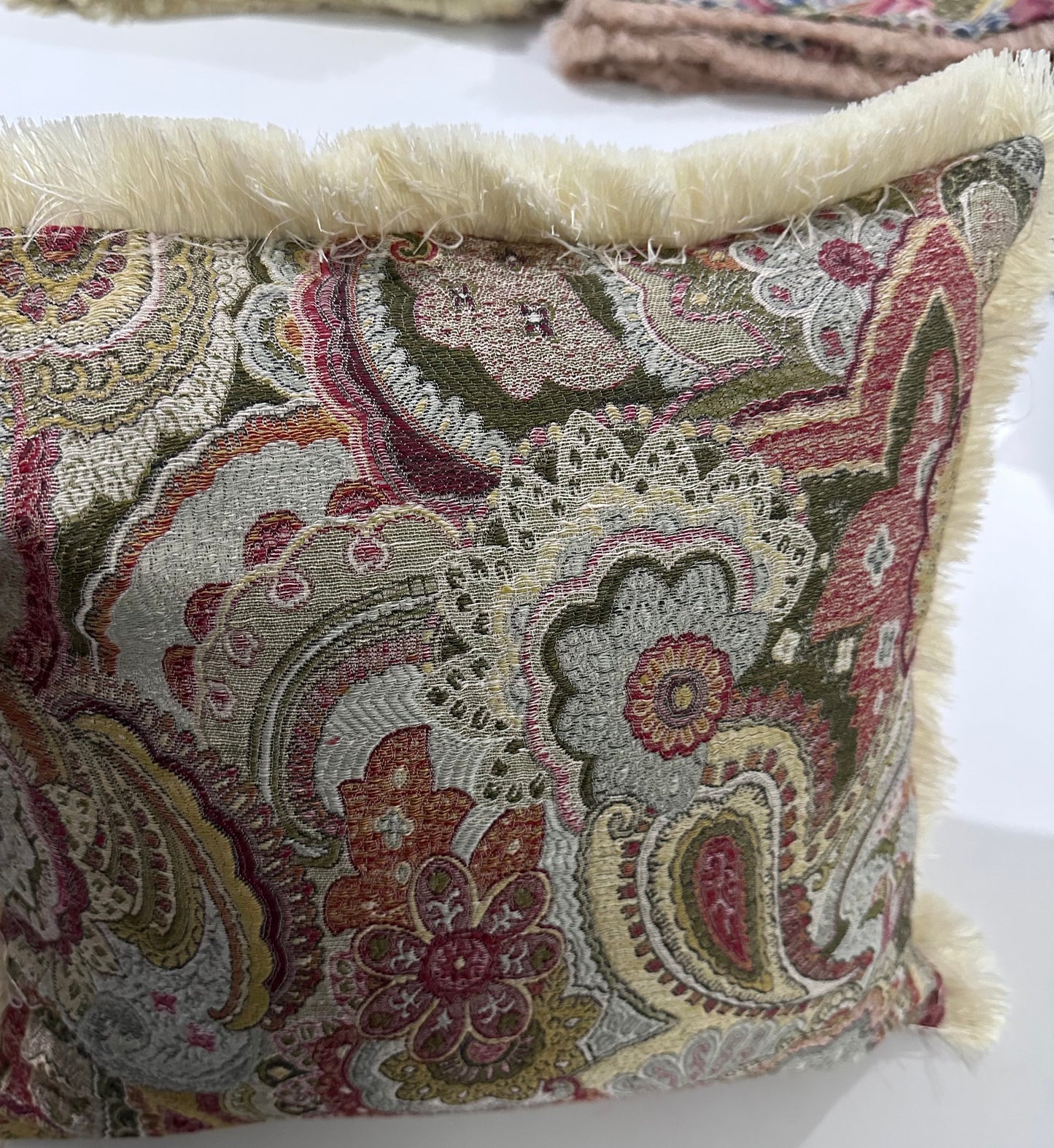 Kırlent/yastık Kılıfı Jakarlı Dokuma şal desen krem saçaklı