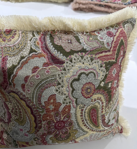 Kırlent/yastık Kılıfı Jakarlı Dokuma şal desen krem saçaklı