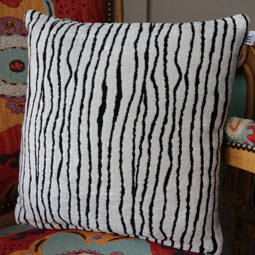 ZEBRA DESEN JAKARLI DOKUMA KIRLENT KILIFI