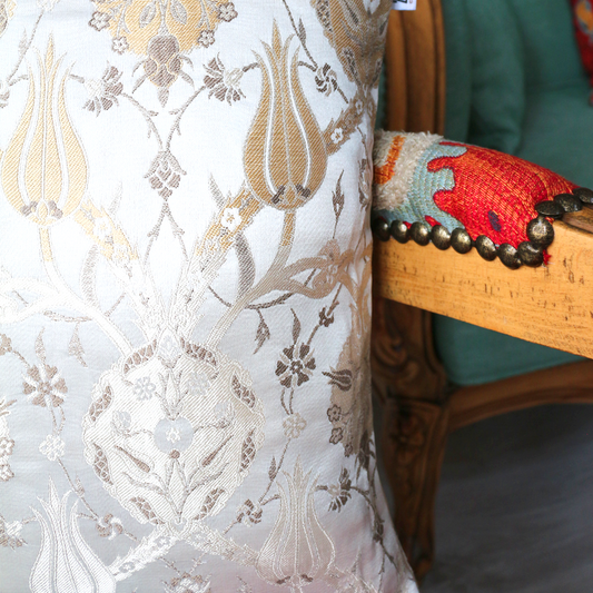 OTTOMAN LALE DESEN JAKARLI DOKUMA KIRLENT KILIFI