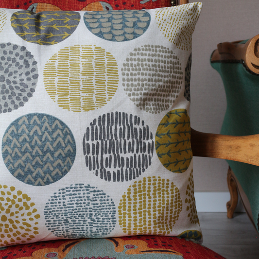 İSKANDİNAV DAİRE DESENLİ KIRLENT KILIFI