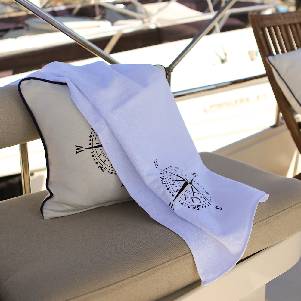 PUSULA NAKIŞLI BEYAZ HAVLU 50 cm x 90 cm