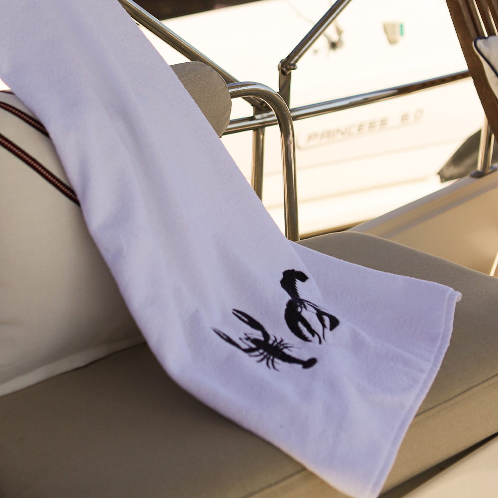 ISTAKOZ NAKIŞLI BEYAZ HAVLU 90 cm x 150 cm