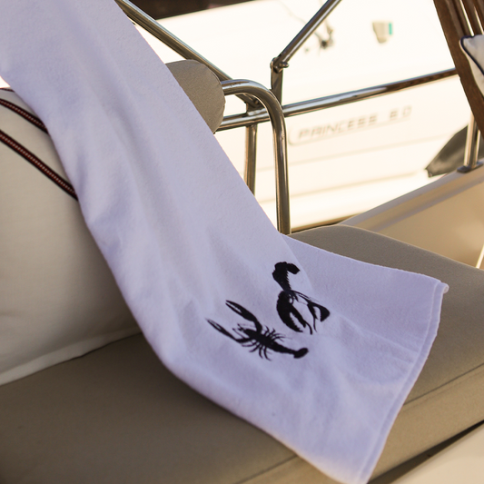 ISTAKOZ NAKIŞLI BEYAZ HAVLU 90 cm x 150 cm