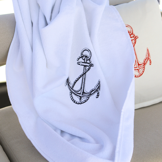 ÇAPA NAKIŞLI BEYAZ HAVLU 90 cm x 150 cm