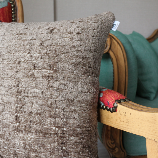 AÇIK KAHVE RENGİ JAKARLI DOKUMA KIRLENT KILIFI