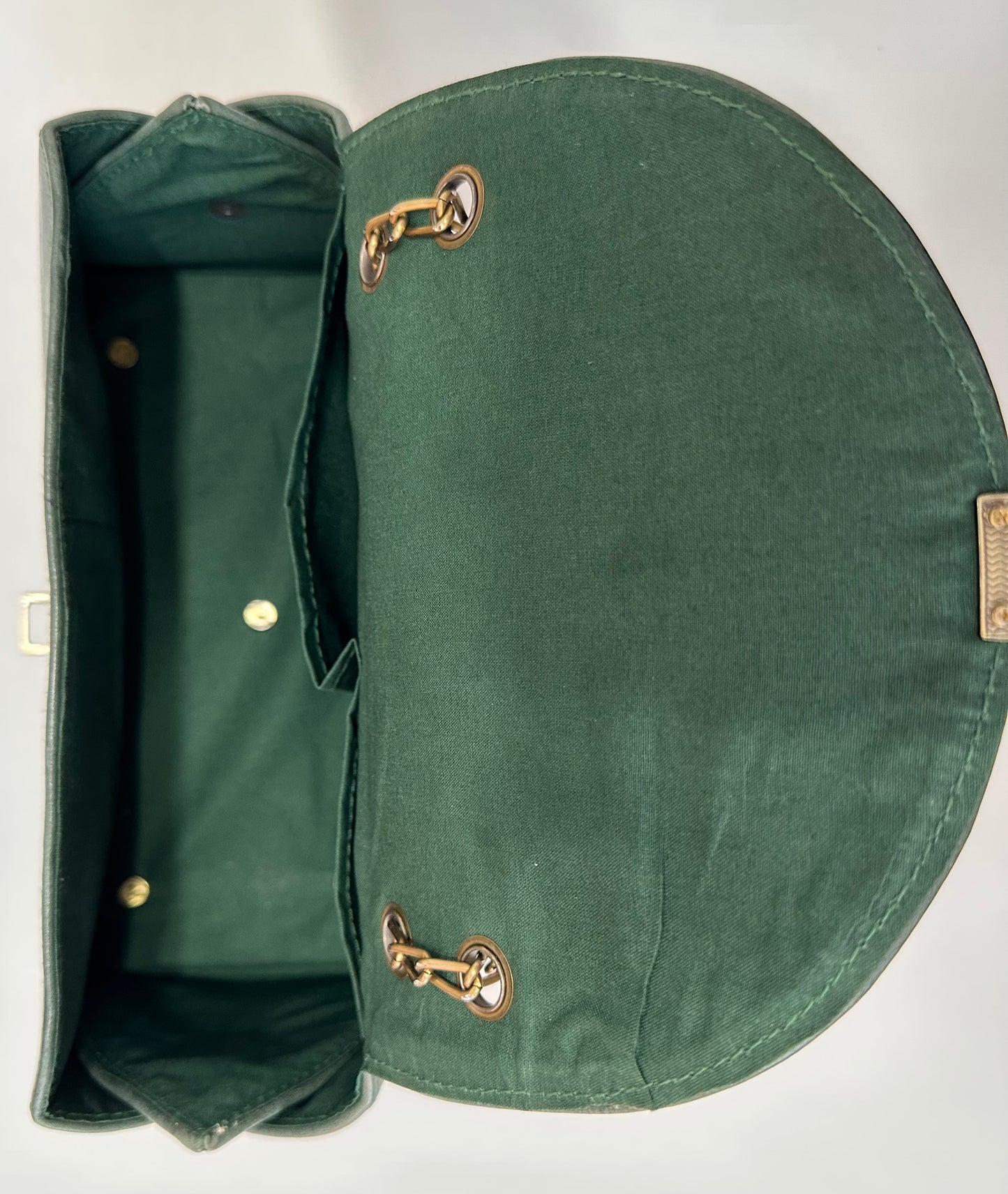 RETRO TARZ HAKİKİ DERİ ACI YEŞİL OMUZ ÇANTASI