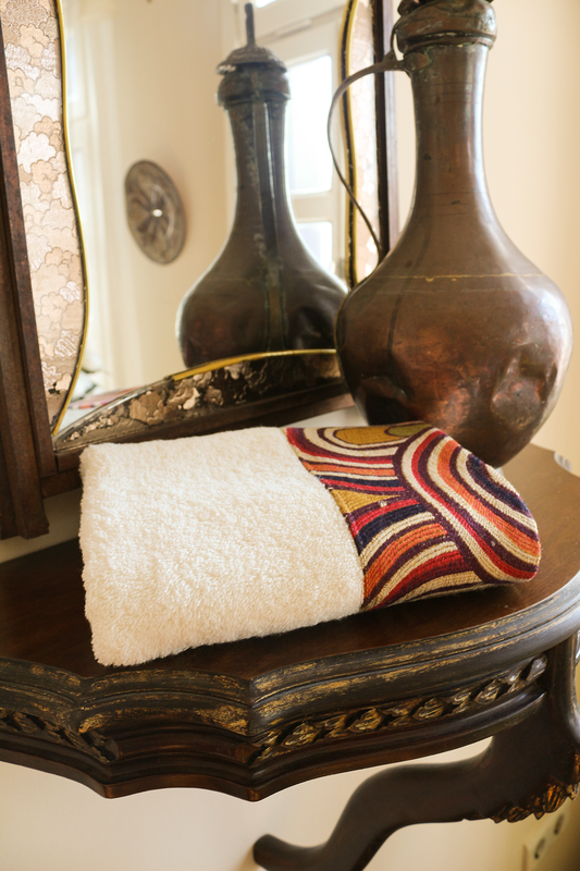 OTTOMAN DALGA DESENLİ BORDÜRLÜ KREM HAVLU