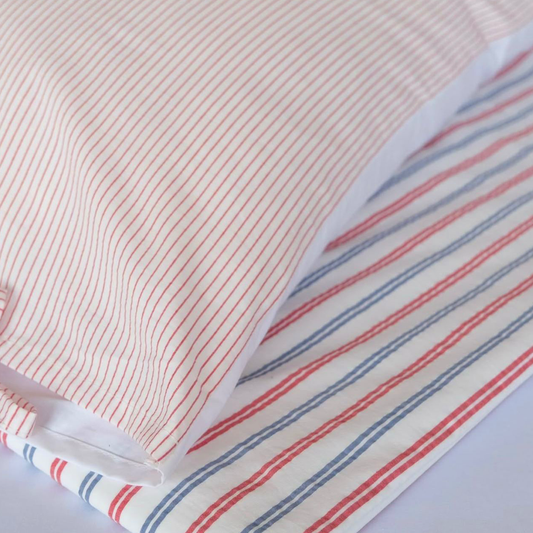 KIRMIZI LACİVERT ÇİZGİLİ TEK KİŞİLİK NEVRESİM TAKIMI