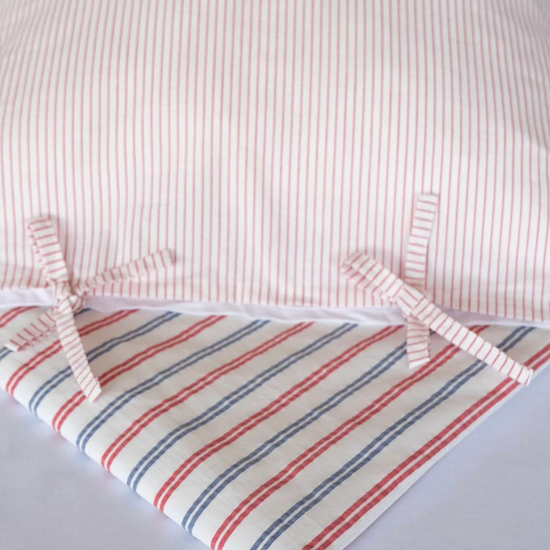 KIRMIZI LACİVERT ÇİZGİLİ TEK KİŞİLİK NEVRESİM TAKIMI